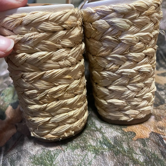 Universal Thread Wedges - Picture 3 of 4